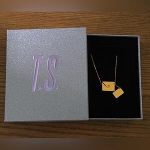 Taylor Swift - The Life of a Showgirl Deluxe CD "It's Rapturous" Edition